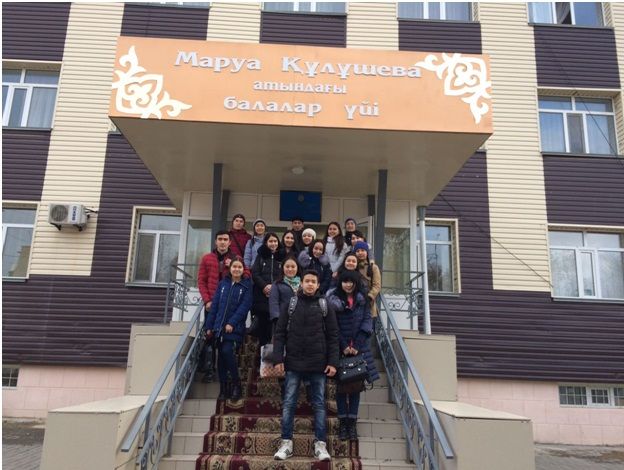 In medical college of the city of Zhezkazgan there have taken place the actions devoted to the 25 anniversary of Independence of the Republic of Kazakhstan within the Republican stocks "Youth for Traditional Values" and "25 noble causes"
